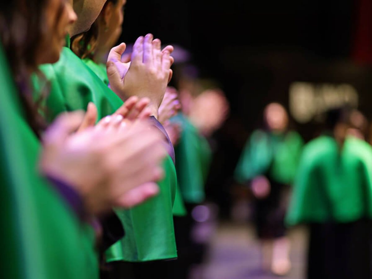 Lancamento de capelos ao entardecer